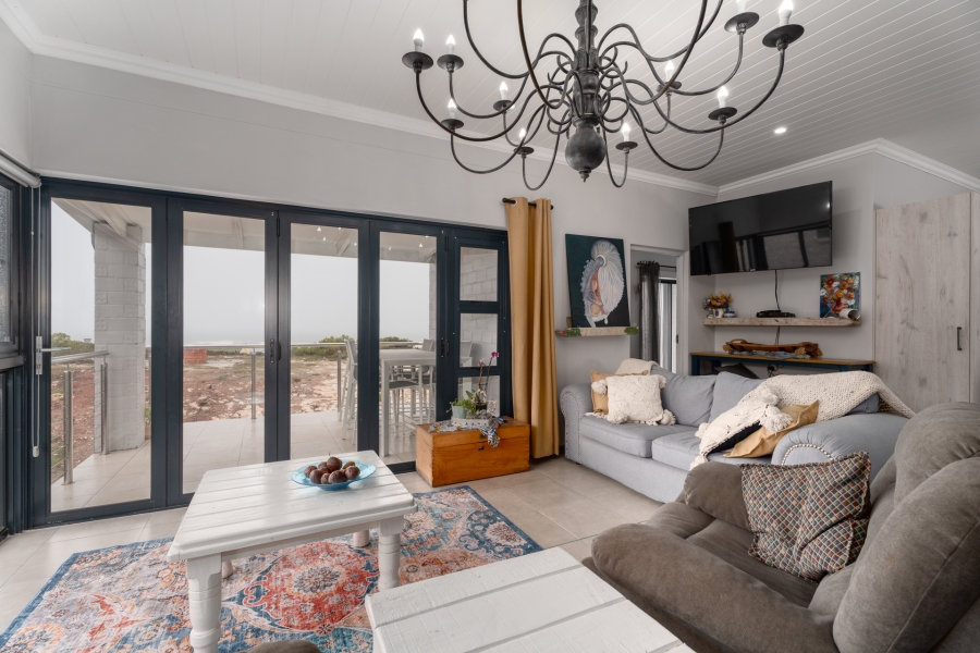 6 Bedroom Property for Sale in Oceanview Heights Western Cape